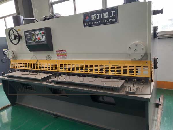 2.5米8個(gè)厚剪板機(jī)