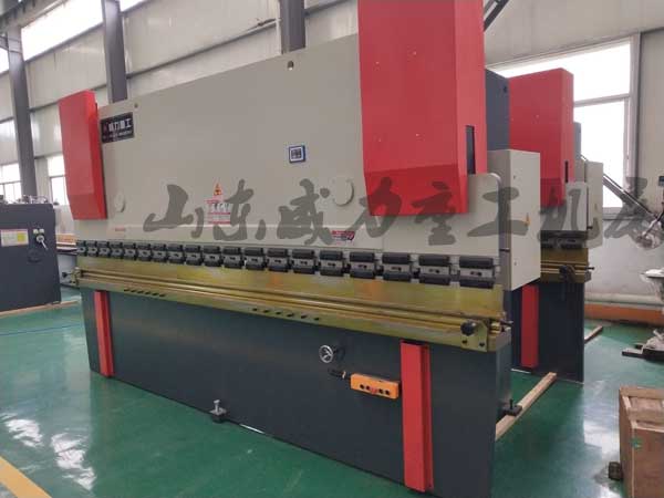 WC67Y-100T/3200液壓板料折彎?rùn)C(jī)
